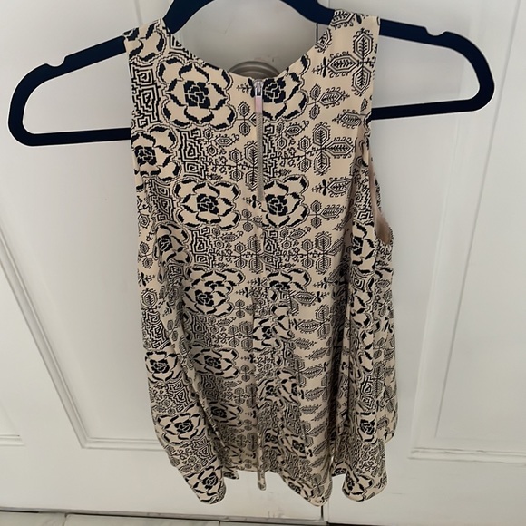 Elizabeth and James silk sleeveless top with pleated back - Picture 7 of 12